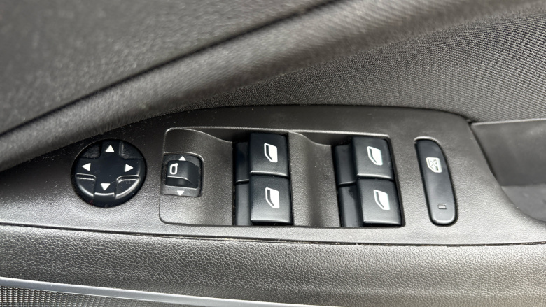 Vauxhall Crossland X 1.2 SE Nav 5dr Petrol Hatchback